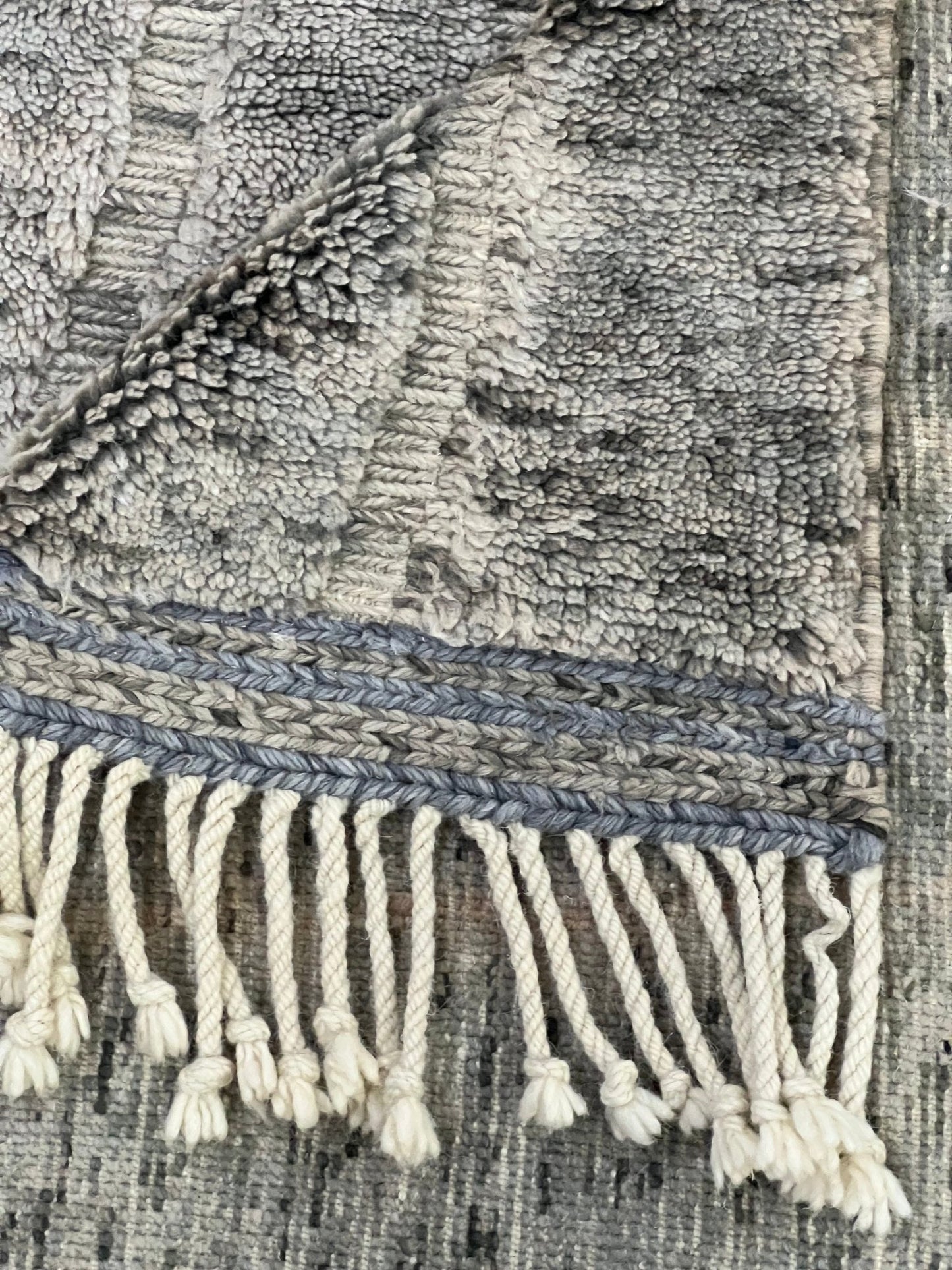 Contemporary Beni Mrirt Berber Rug 12'96" x 9'94" - 395 cm x 303 cm (Wool) - Dar Bouchaib Marrakech