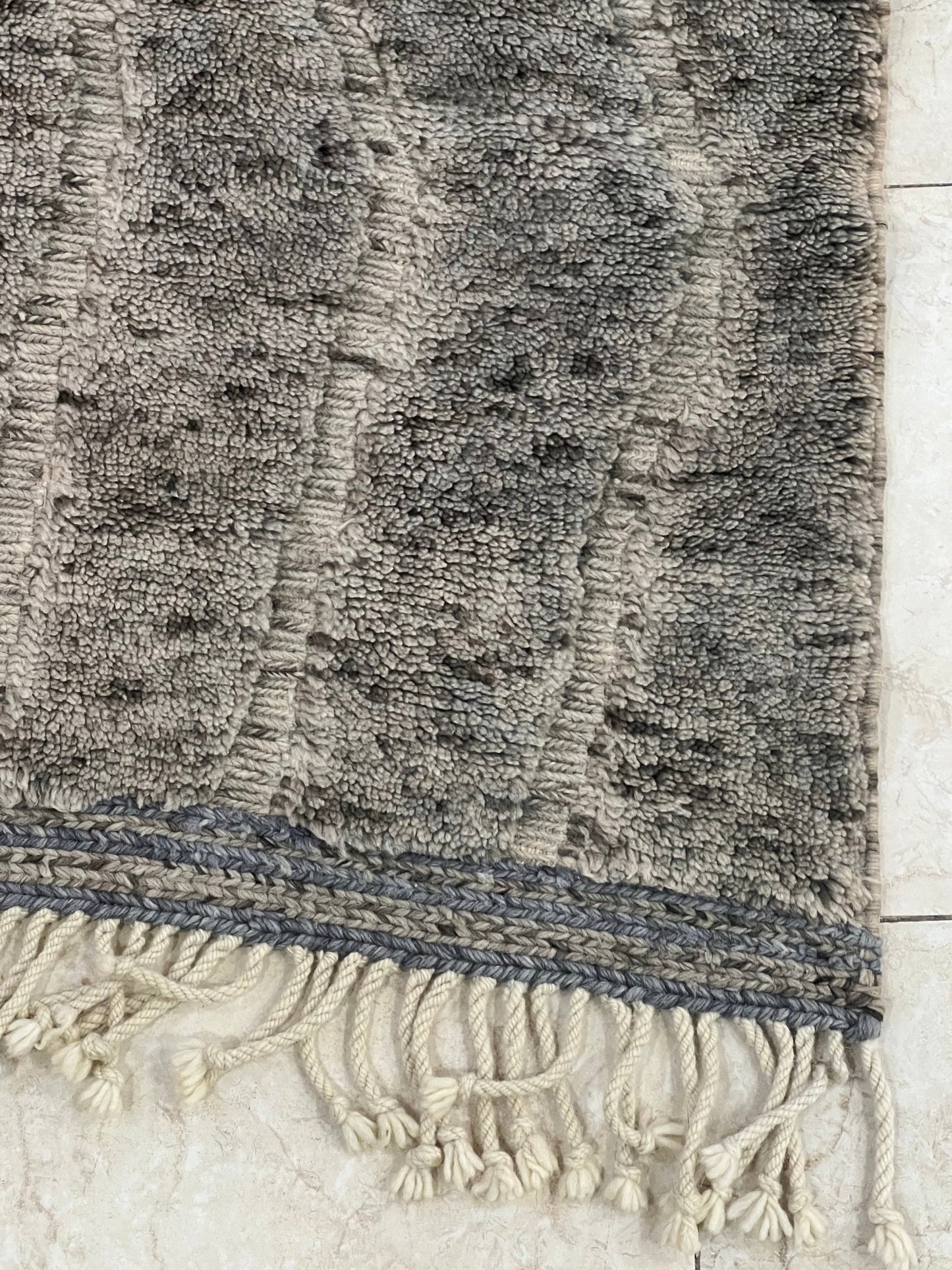 Contemporary Beni Mrirt Berber Rug 12'96" x 9'94" - 395 cm x 303 cm (Wool) - Dar Bouchaib Marrakech