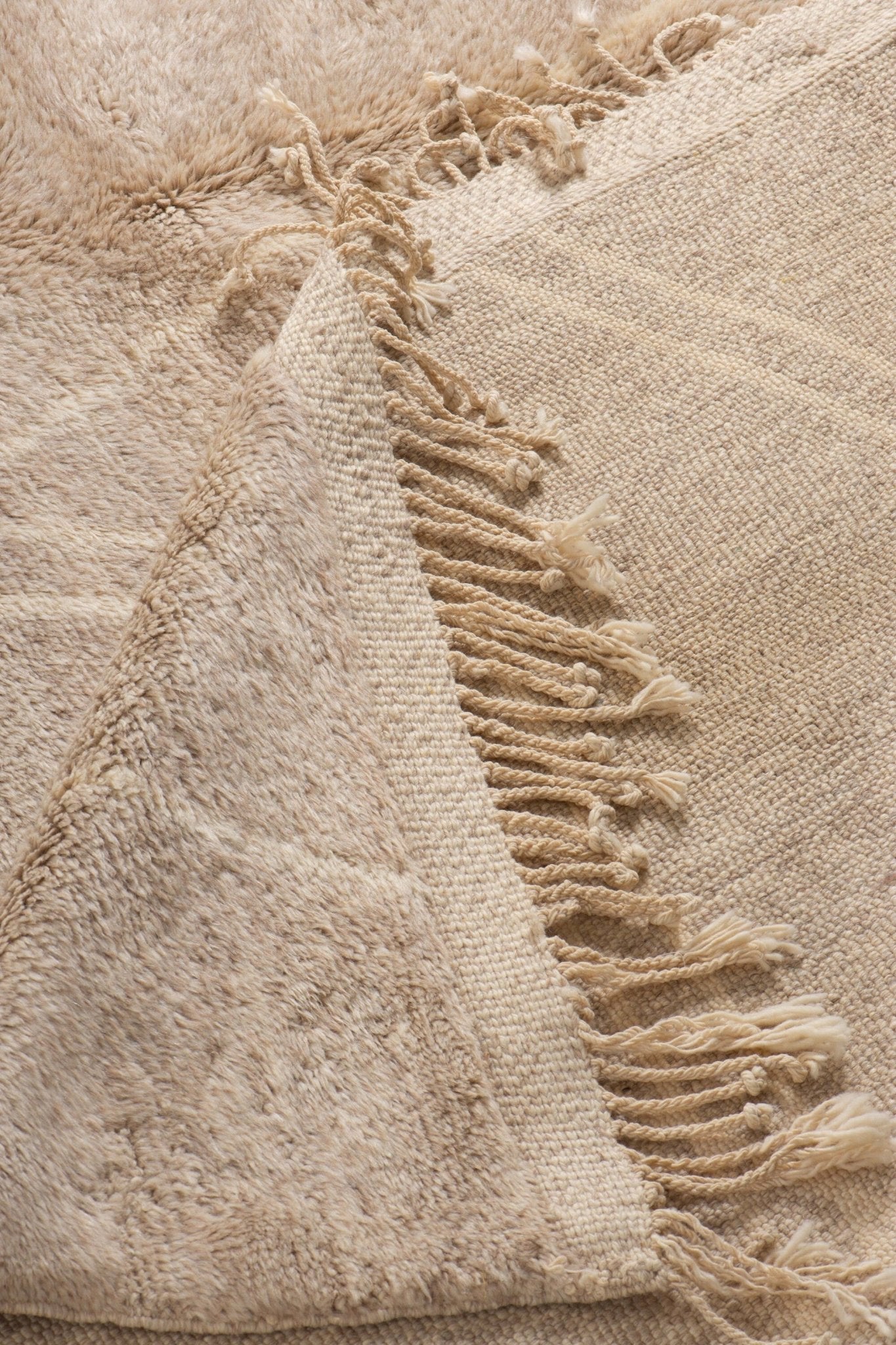 Contemporary Beni Mrirt Berber Rug 10'66" x 12'56" - 325 cm x 383 cm (Wool) - Dar Bouchaib Marrakech