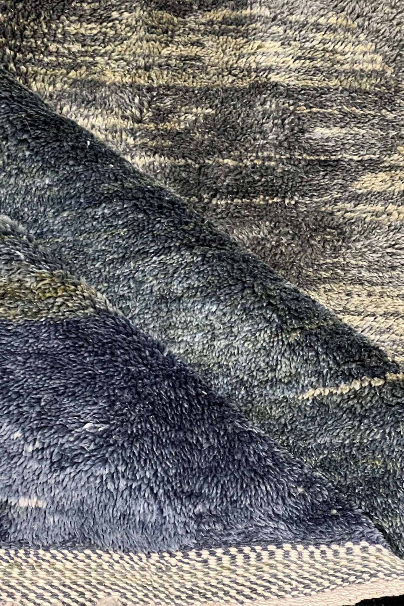 Contemporary Beni Mrirt Berber Rug 5'93" x 9'54" - 181 cm x 291 cm (Wool) - Dar Bouchaib Marrakech