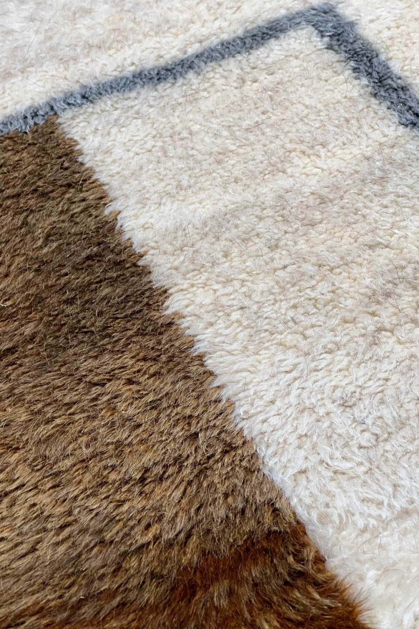 Contemporary Beni Mrirt Berber Rug 6'56" x 10'10" - 200 cm x 308 cm (Wool) - Dar Bouchaib Marrakech