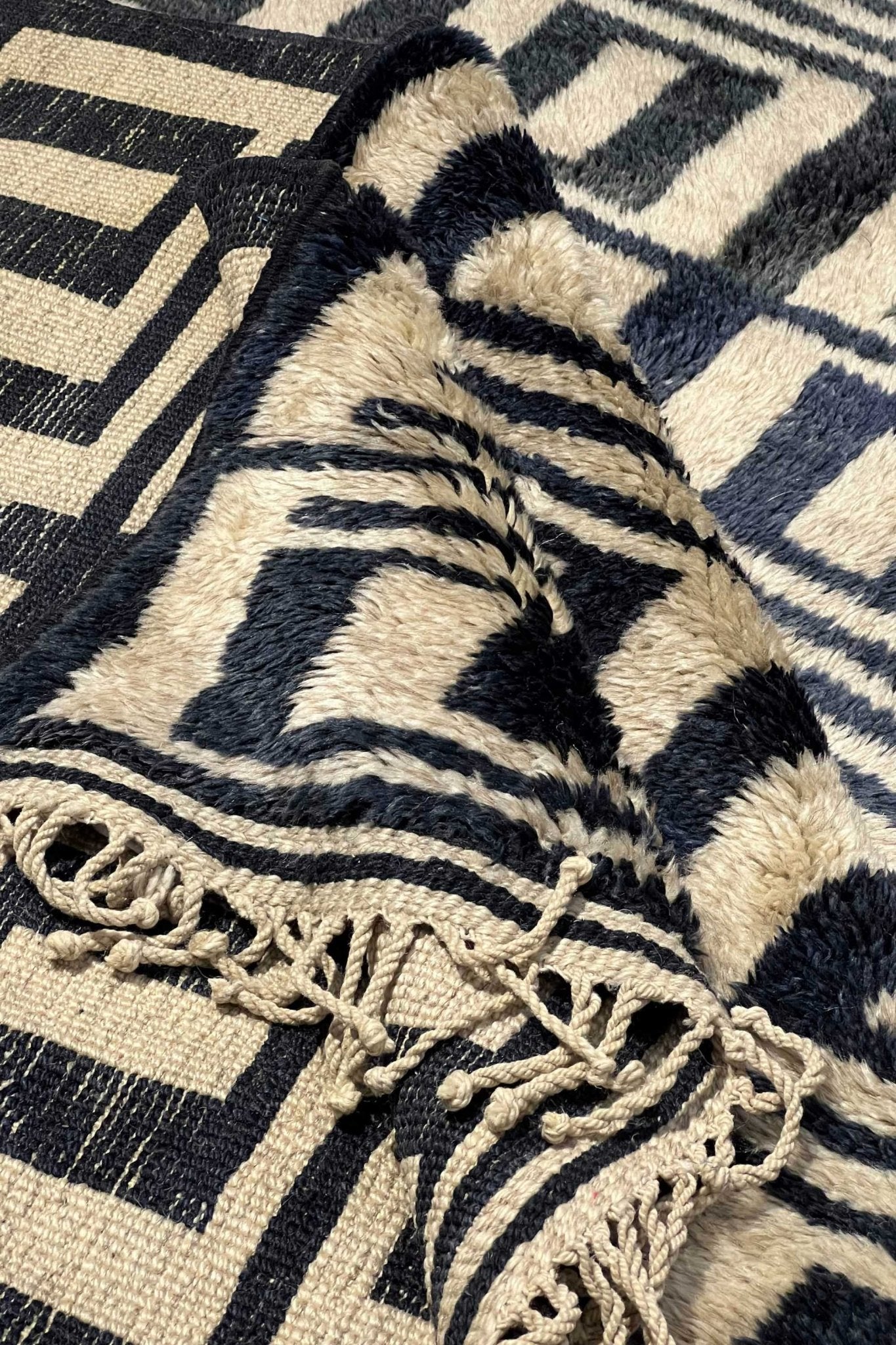 Contemporary Beni Mrirt Berber Rug 6'79" x 9'35" - 207 cm x 285 cm (Wool) - Dar Bouchaib Marrakech