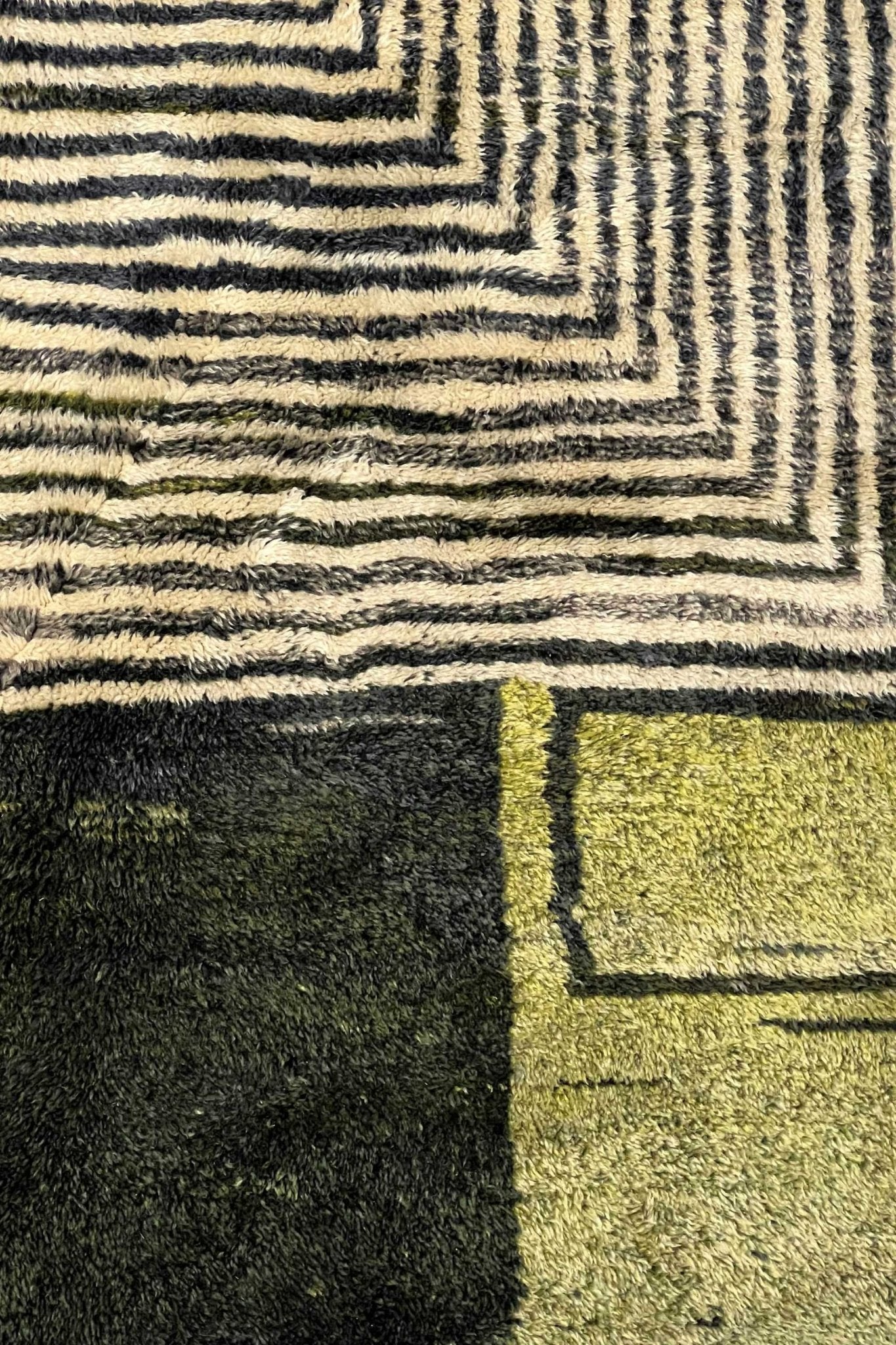 Contemporary Beni Mrirt Berber Rug 7'18" x 10'74" - 219 cm x 329 cm (Wool) - Dar Bouchaib Marrakech