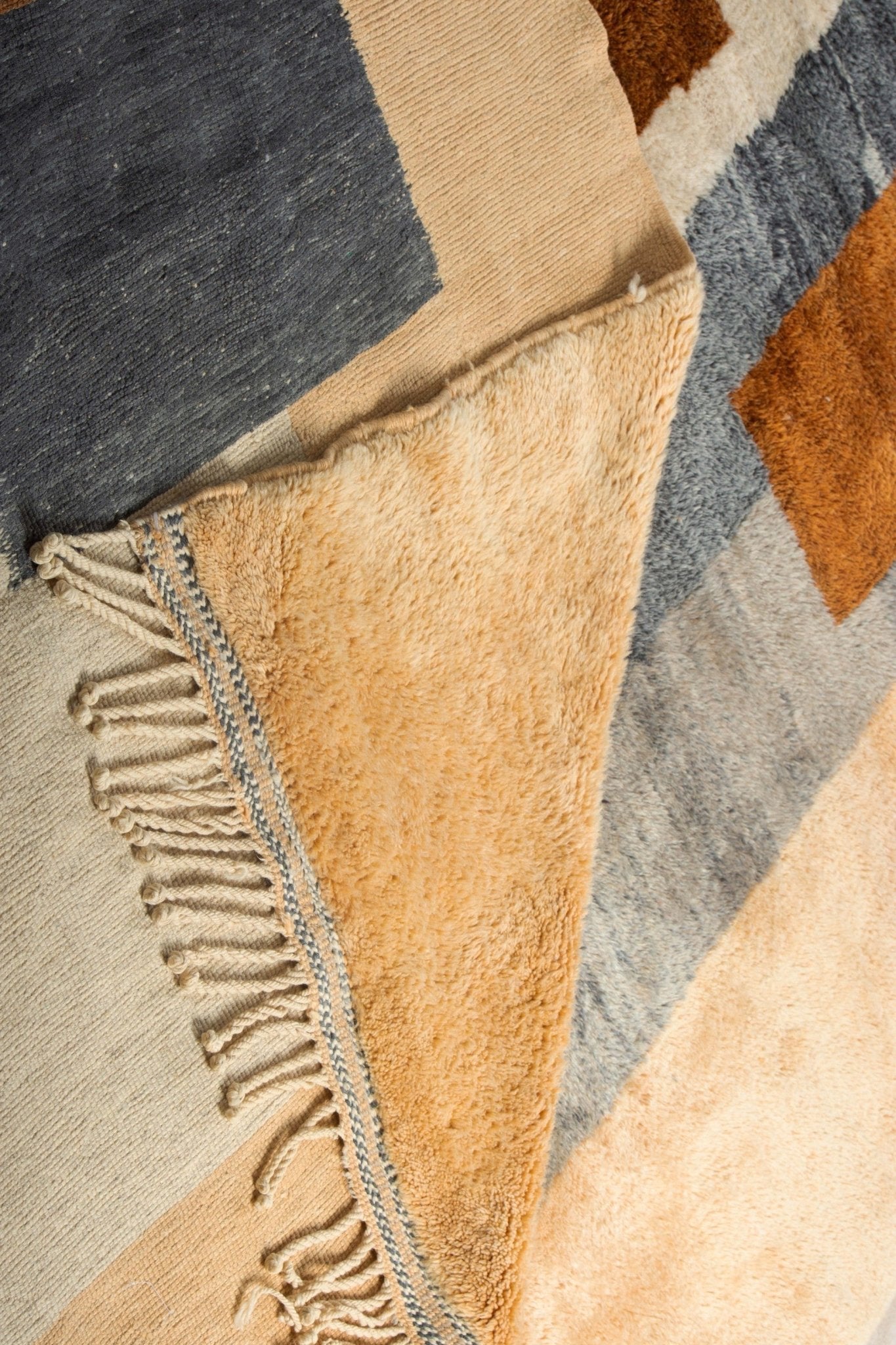 Contemporary Beni Mrirt Berber Rug 7'87" x 11'97" - 240 cm x 365 cm (Wool) - Dar Bouchaib Marrakech