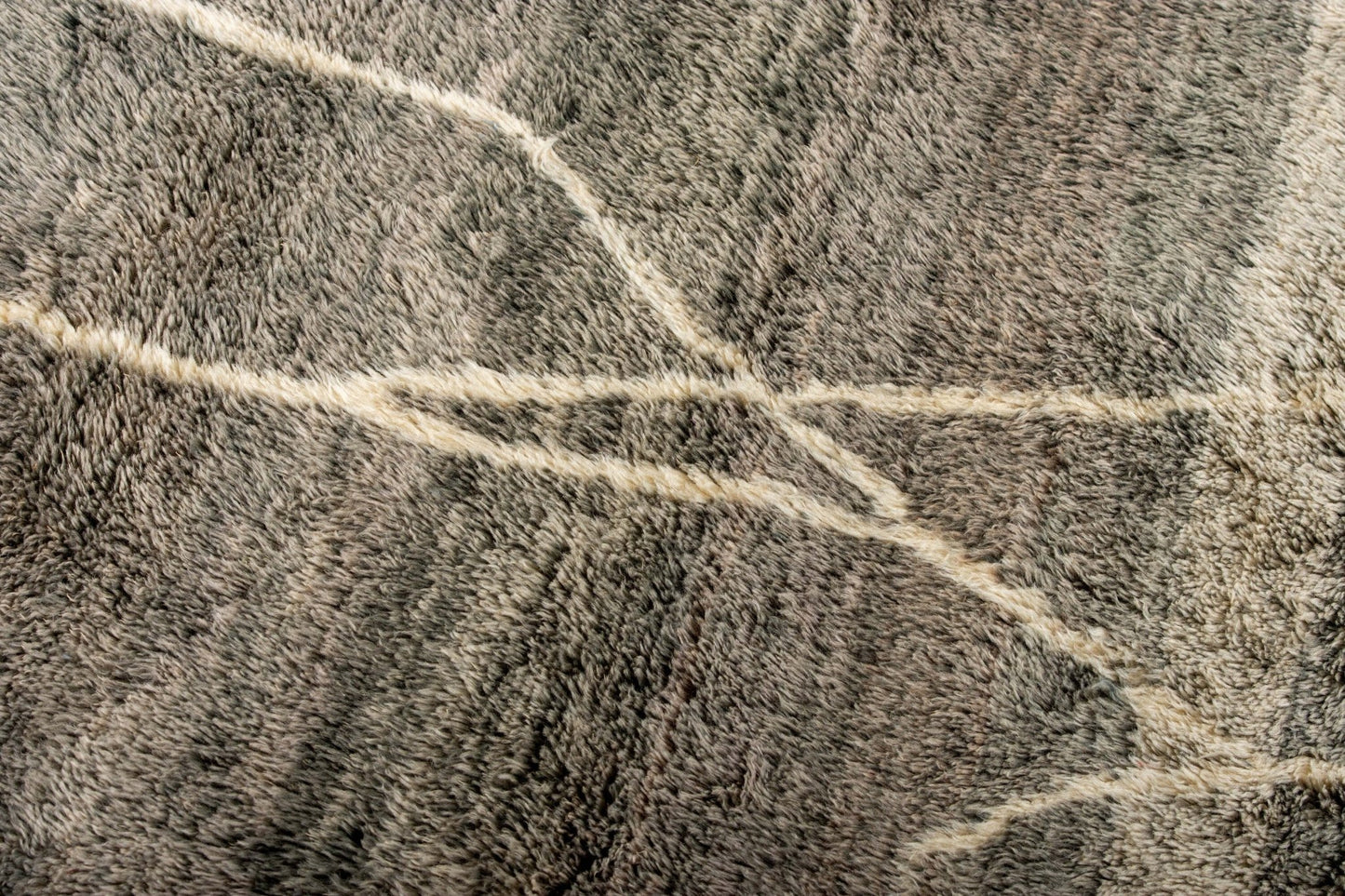 Contemporary Beni Mrirt Berber Rug 8'20" x 11'45" - 250 cm x 349 cm (Wool) - Dar Bouchaib Marrakech