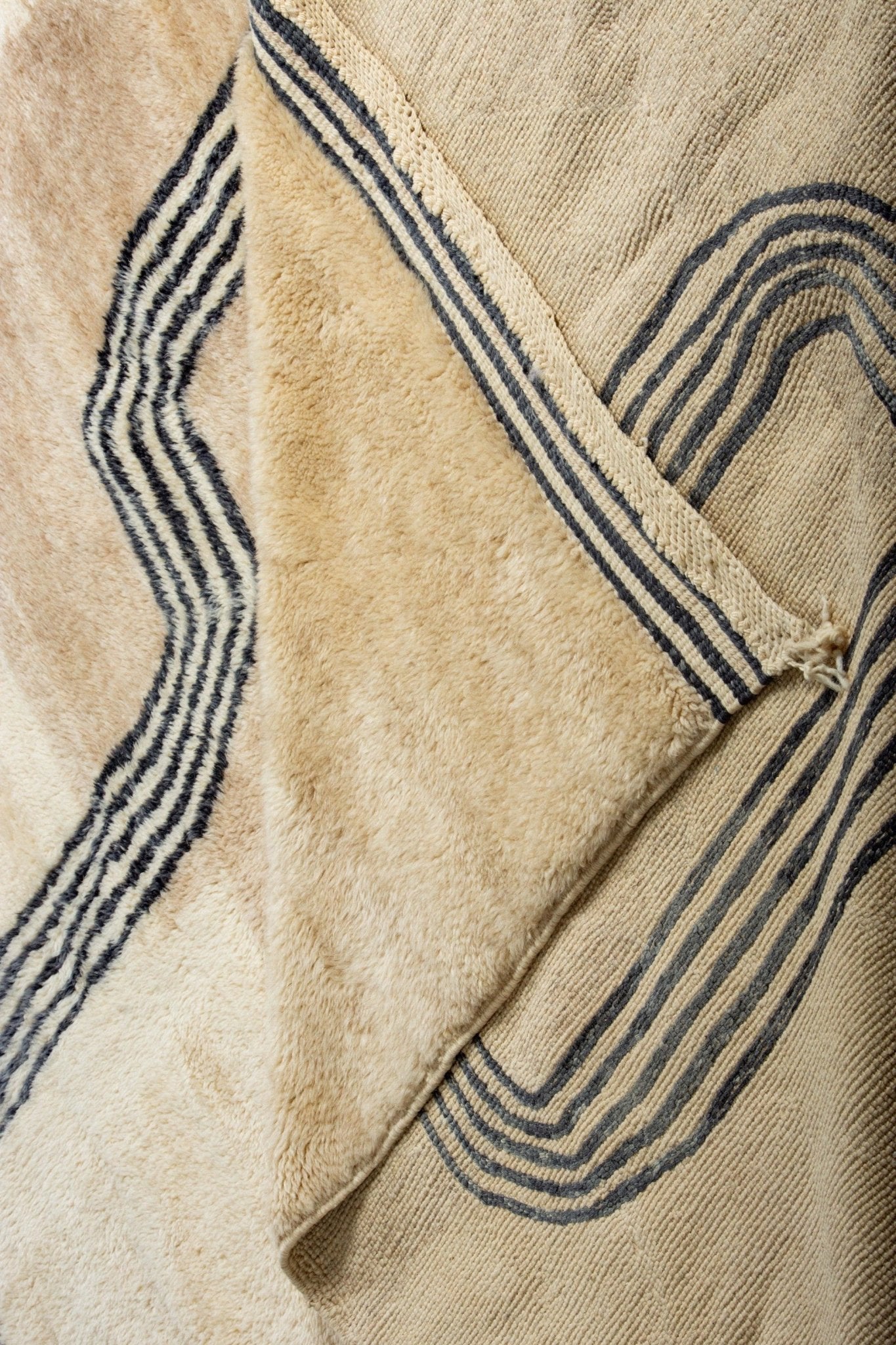 Contemporary Beni Mrirt Berber Rug 8'20" x 12'46" - 250 cm x 380 cm (Wool) - Dar Bouchaib Marrakech