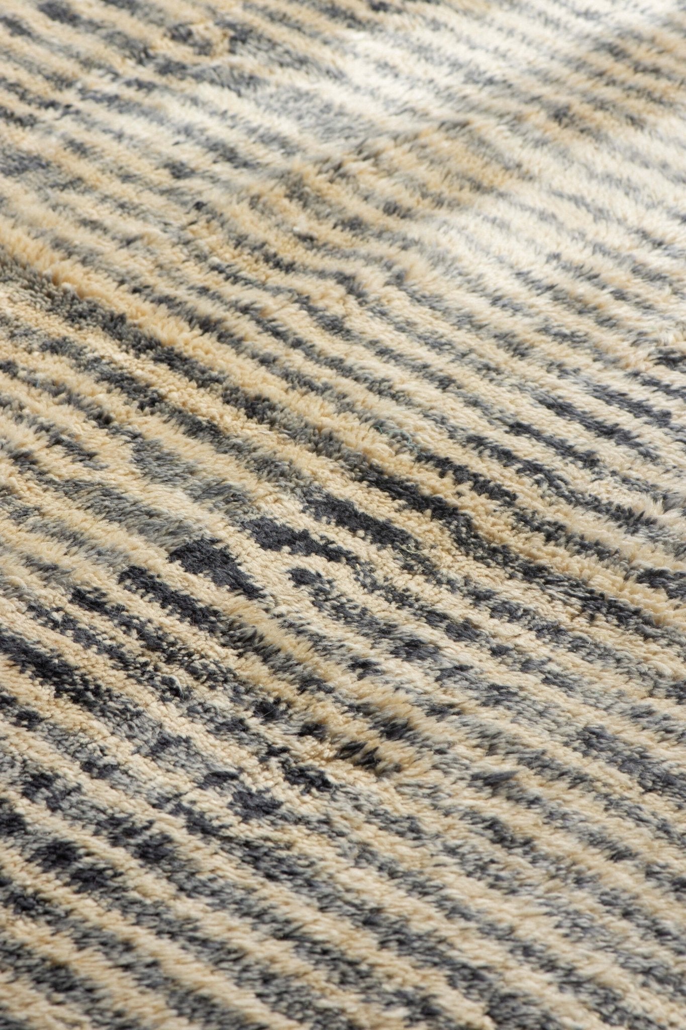 Contemporary Beni Mrirt Berber Rug 8’30’’ x 11’48’’ - 253 cm x 350 cm (Wool) - Dar Bouchaib Marrakech