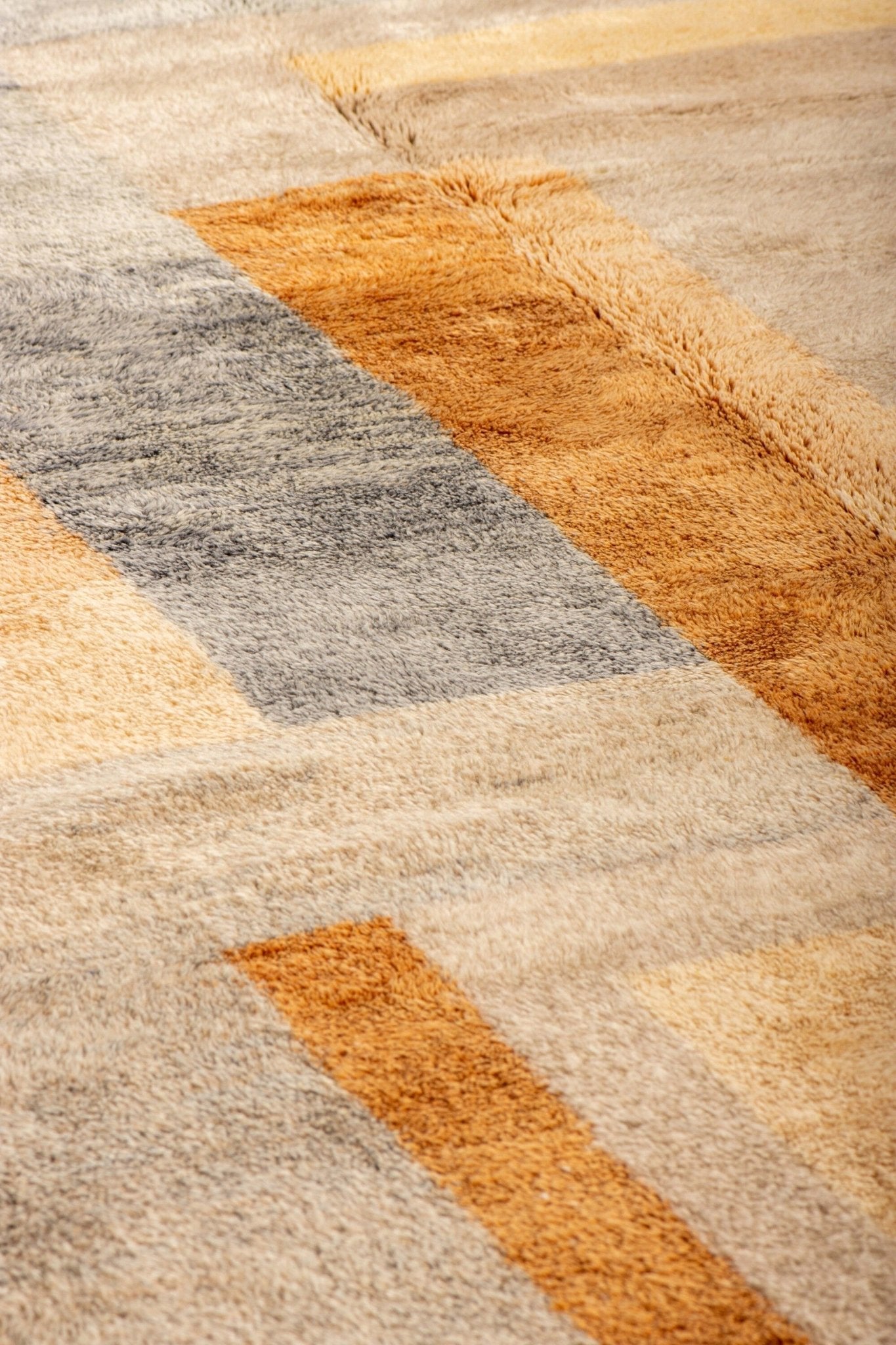 Contemporary Beni Mrirt Berber Rug 9'84" x 13'12" - 322 cm x 410 cm (Wool) - Dar Bouchaib Marrakech