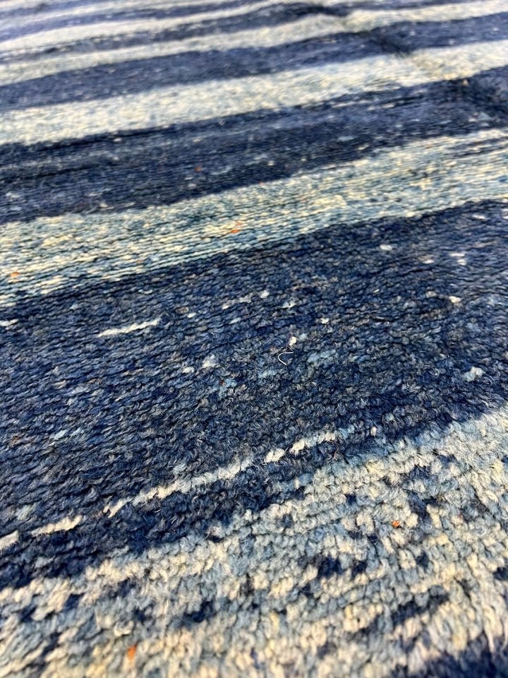 Moroccan area rug from Tazenakht, Wool and Thread, 6.30ft x 4.92ft or 192cm x 150cm - Dar Bouchaib Marrakech