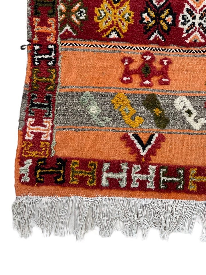 Moroccan custom rug from Glawa, Wool and Thread, 237cm x 141cm or 7.78ft x 4.62ft - Dar Bouchaib Marrakech