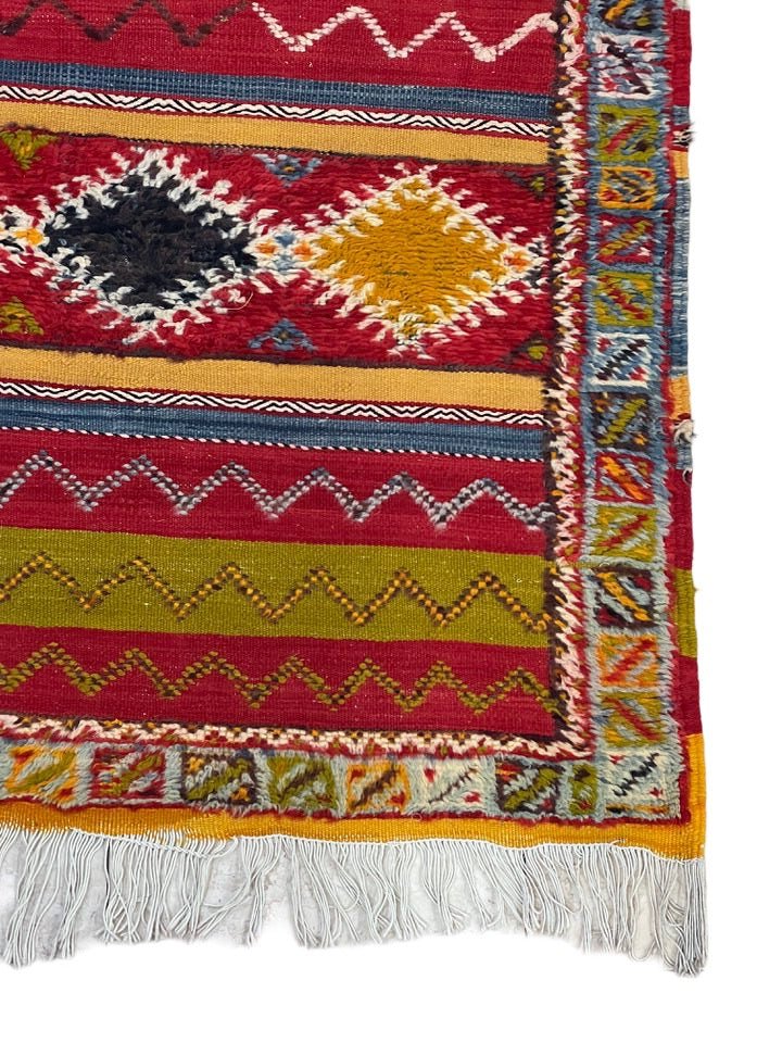 Moroccan custom rug from Glawa, Wool and Thread, 260cm x 156cm or 8.53ft x 5.12ft - Dar Bouchaib Marrakech