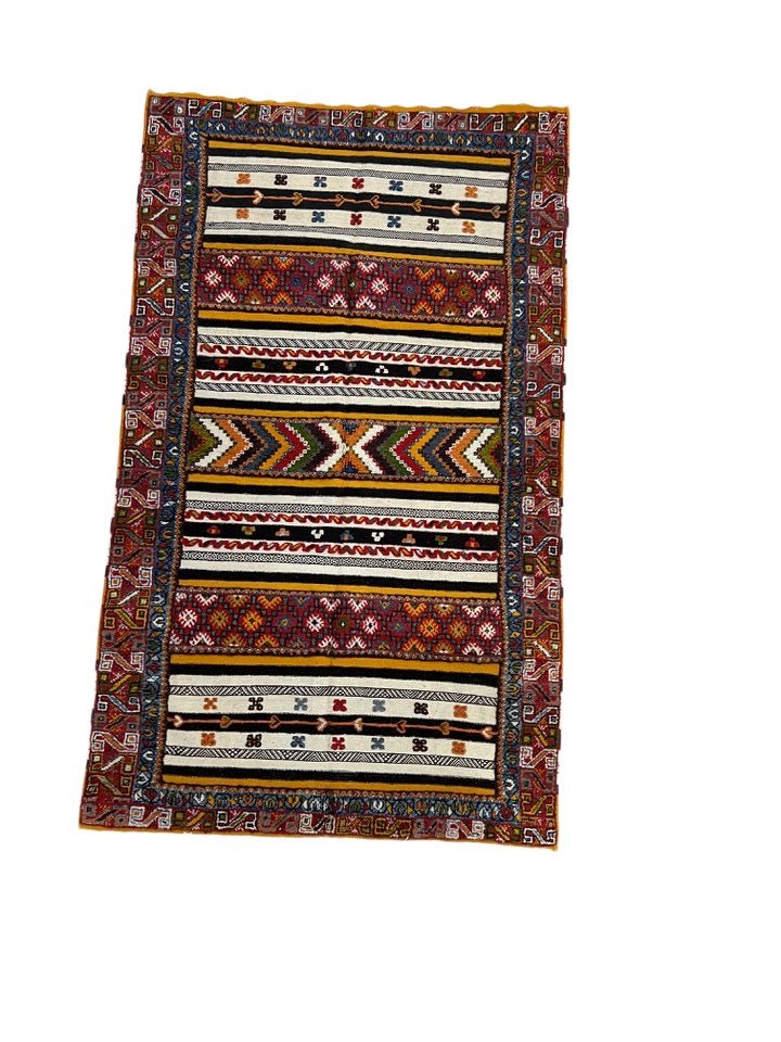Moroccan custom rug from Glawa, Wool and Thread, 262cm x 156cm or 8.60ft x 5.12ft - Dar Bouchaib Marrakech