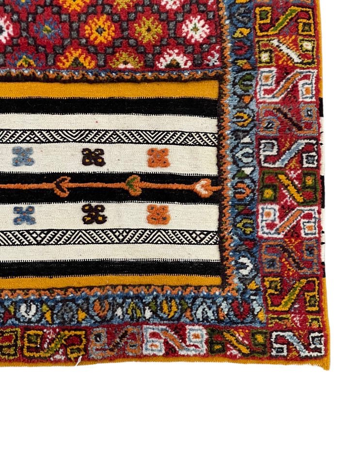 Moroccan custom rug from Glawa, Wool and Thread, 262cm x 156cm or 8.60ft x 5.12ft - Dar Bouchaib Marrakech