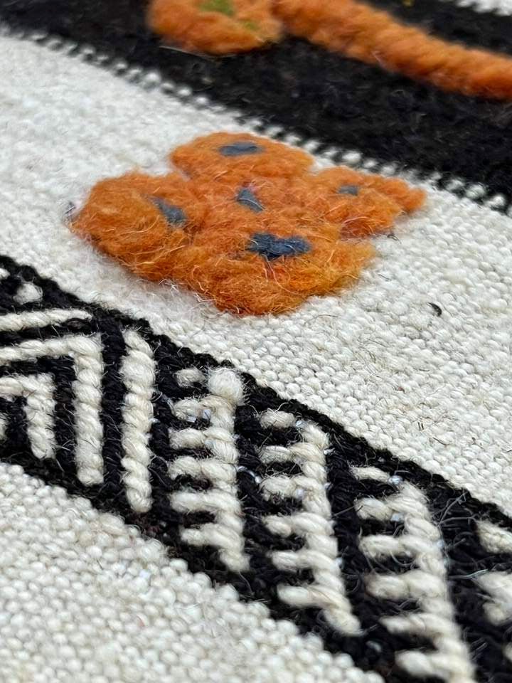 Moroccan custom rug from Glawa, Wool and Thread, 262cm x 156cm or 8.60ft x 5.12ft - Dar Bouchaib Marrakech