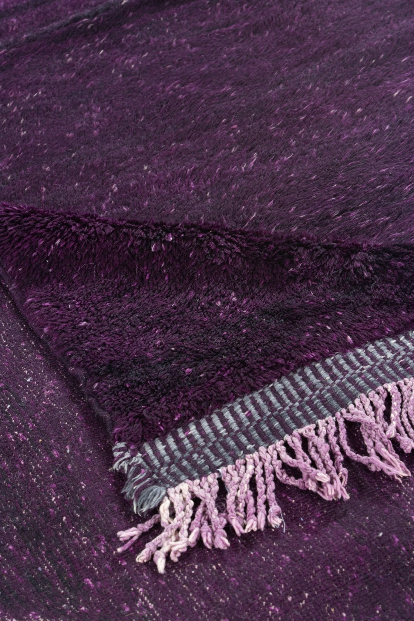 Vintage Beni Mguild Berber Rug 6'00" x 9'94" - 183 cm x 303 cm (Wool) - Dar Bouchaib Marrakech