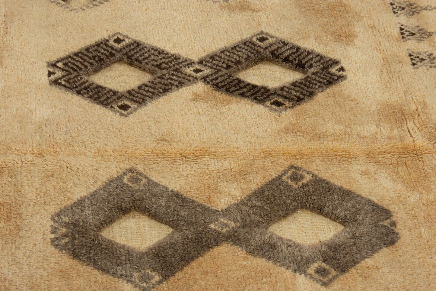 Vintage Beni Mguild Berber Rug 6'46" x 9'48" - 197 cm x 289 cm (Wool) - Dar Bouchaib Marrakech