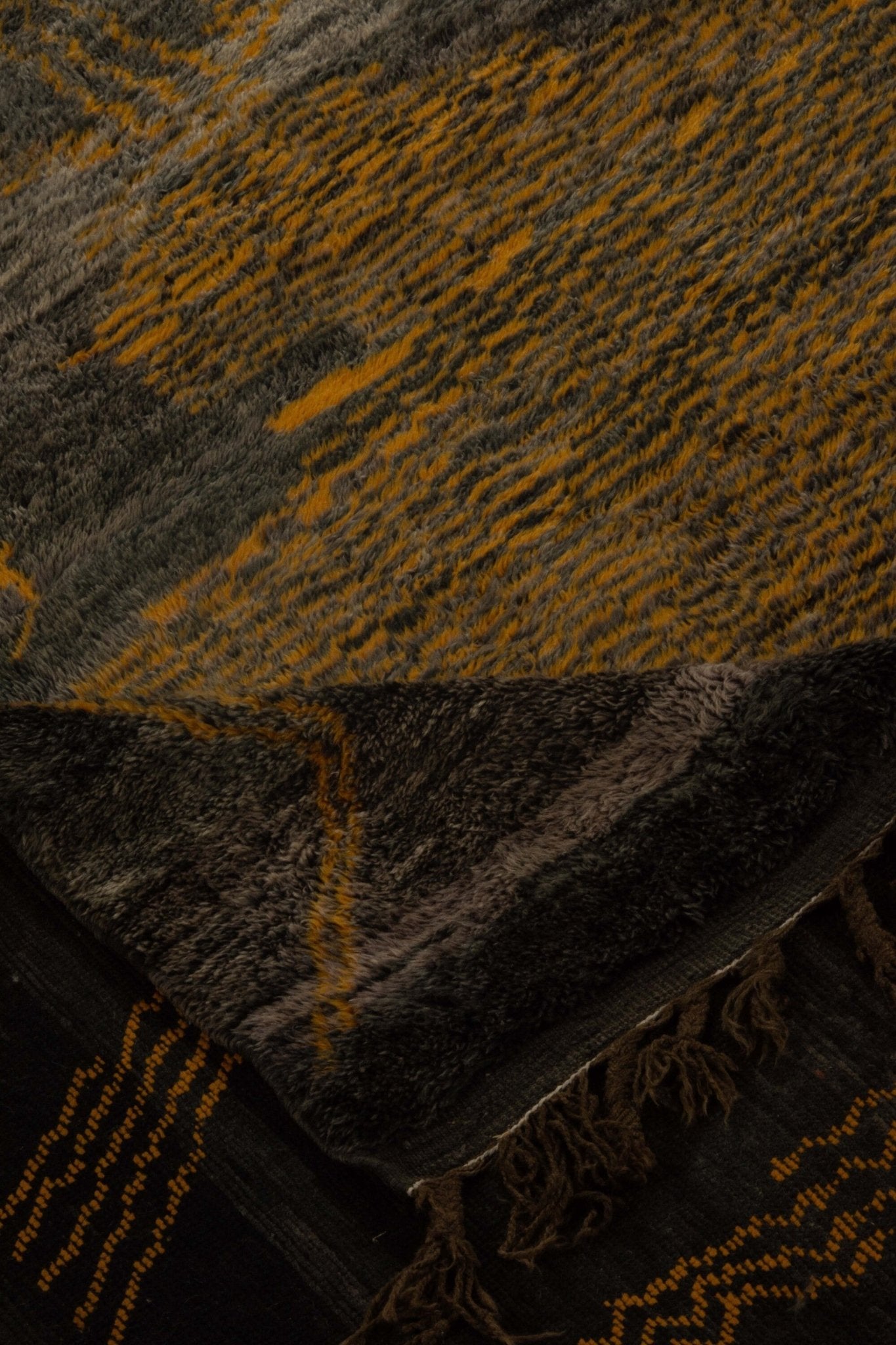 Vintage Beni Mguild Berber Rug 6'88" x 7'83" - 210 cm x 225 cm (Wool) - Dar Bouchaib Marrakech