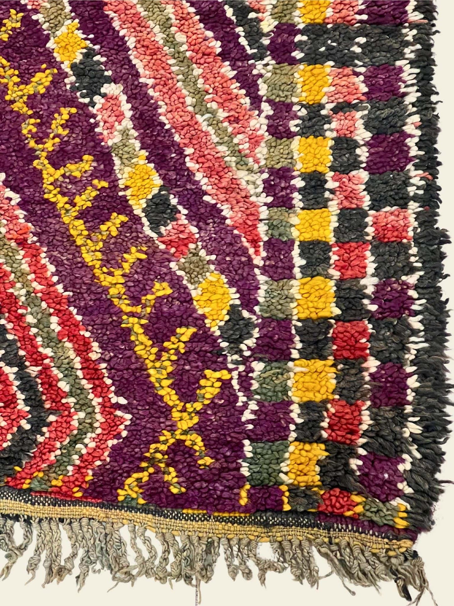 Vintage Beni Mguild Berber Rug 7'00" x 10'04" - 214 cm x 315 cm (Wool) - Dar Bouchaib Marrakech