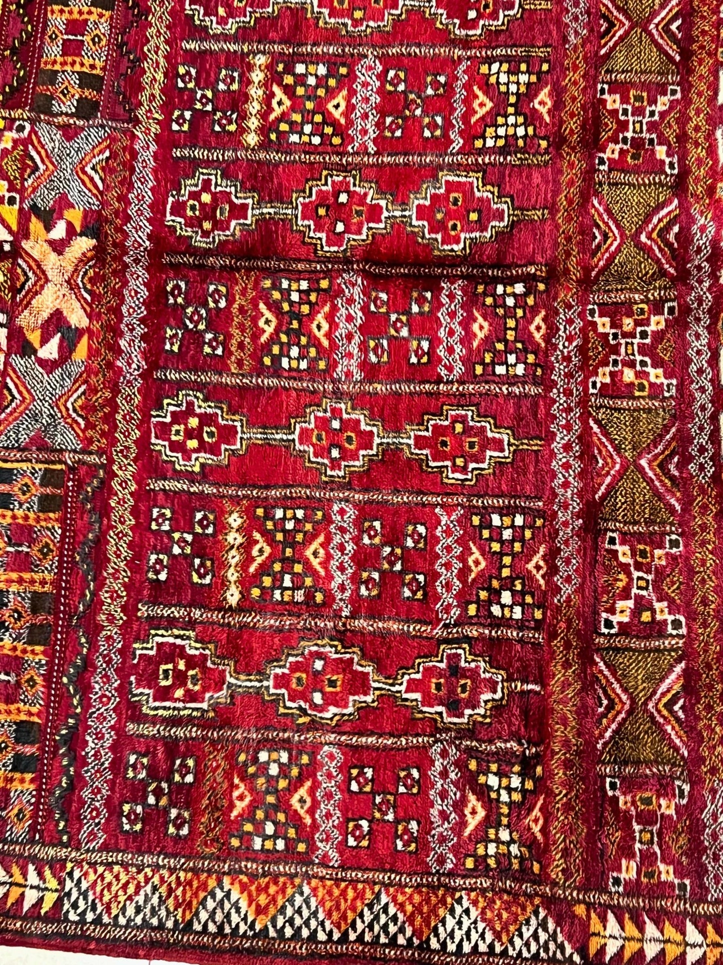 Vintage Beni Mguild Berber Rug 7'3" x 9'11" - 220 cm x 303 cm (Wool) - Dar Bouchaib Marrakech