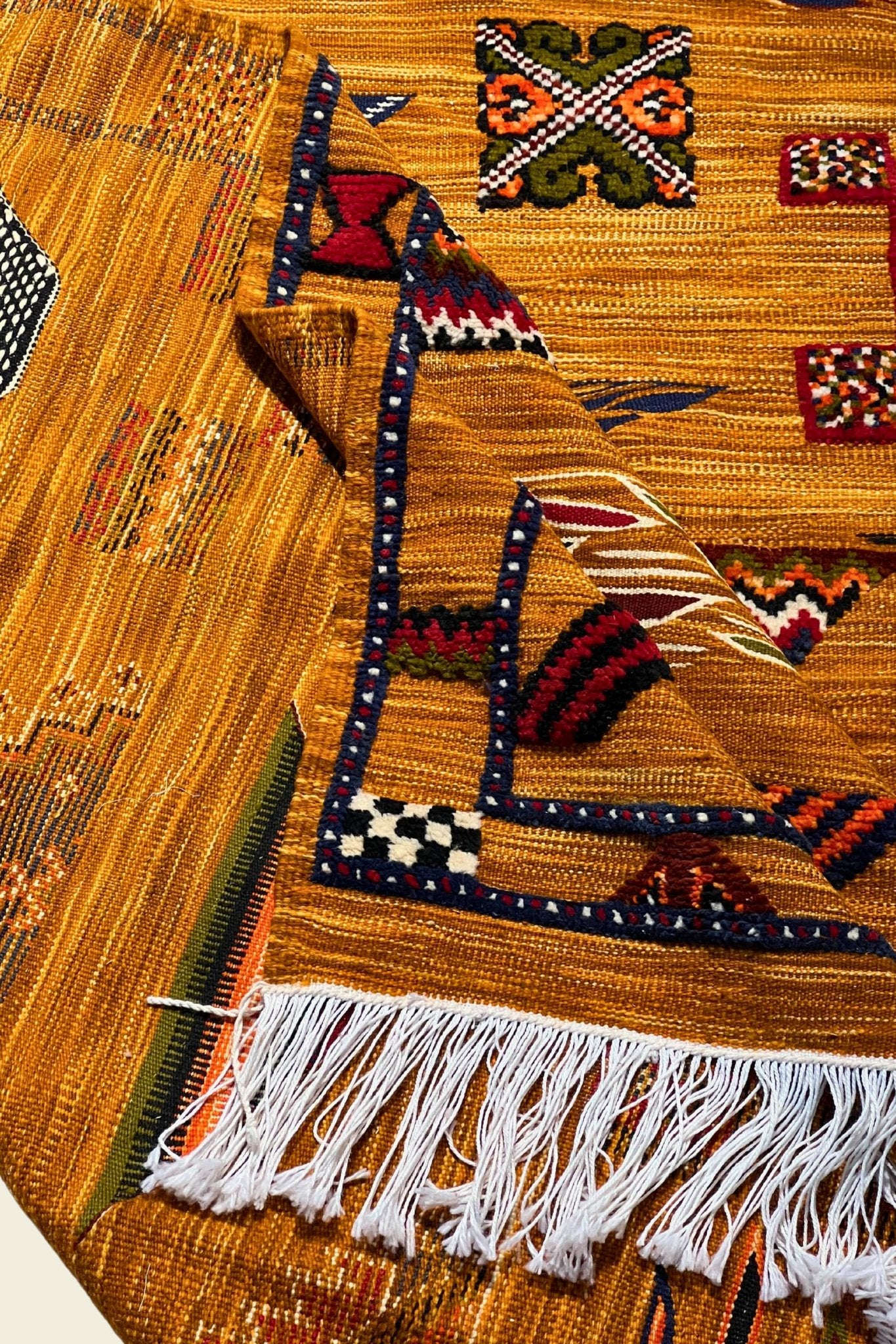 Vintage Moroccan area rug from Akhnif, Wool and Thread, 5'0" x 8'10" or 153 cm x 270 cm - Dar Bouchaib Marrakech