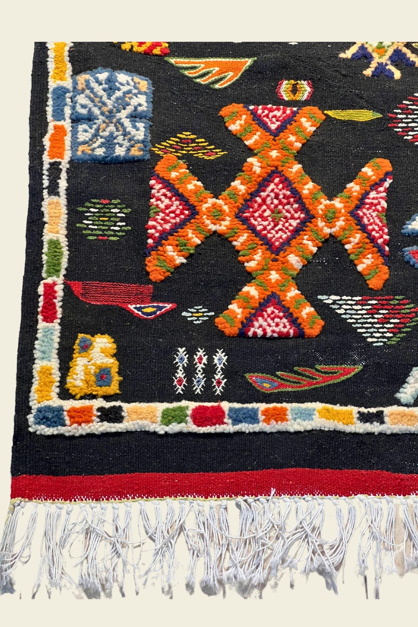 Vintage Moroccan area rug from Akhnif, Wool and Thread, 5'1" x 8'8" or 154 cm x 265 cm - Dar Bouchaib Marrakech