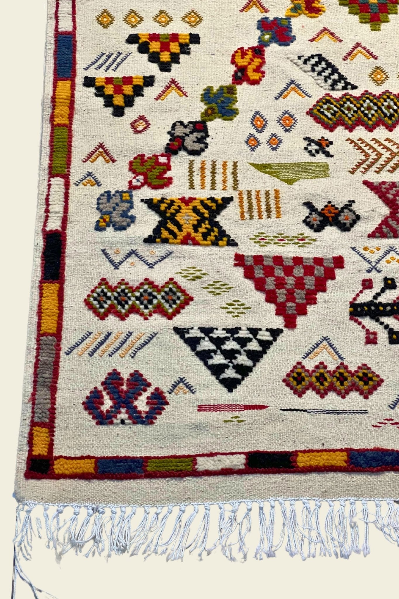 Vintage Moroccan area rug from Akhnif, Wool and Thread, 5'3" x 8'4" Or 159 cm X 254 cm - Dar Bouchaib Marrakech