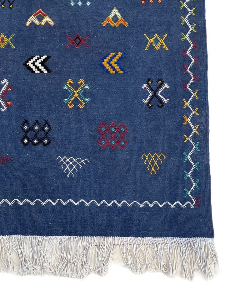 Vintage Moroccan area rug from Akhnif, Wool and Thread, 8.01ft x 4.56ft or 244cm x 139cm - Dar Bouchaib Marrakech