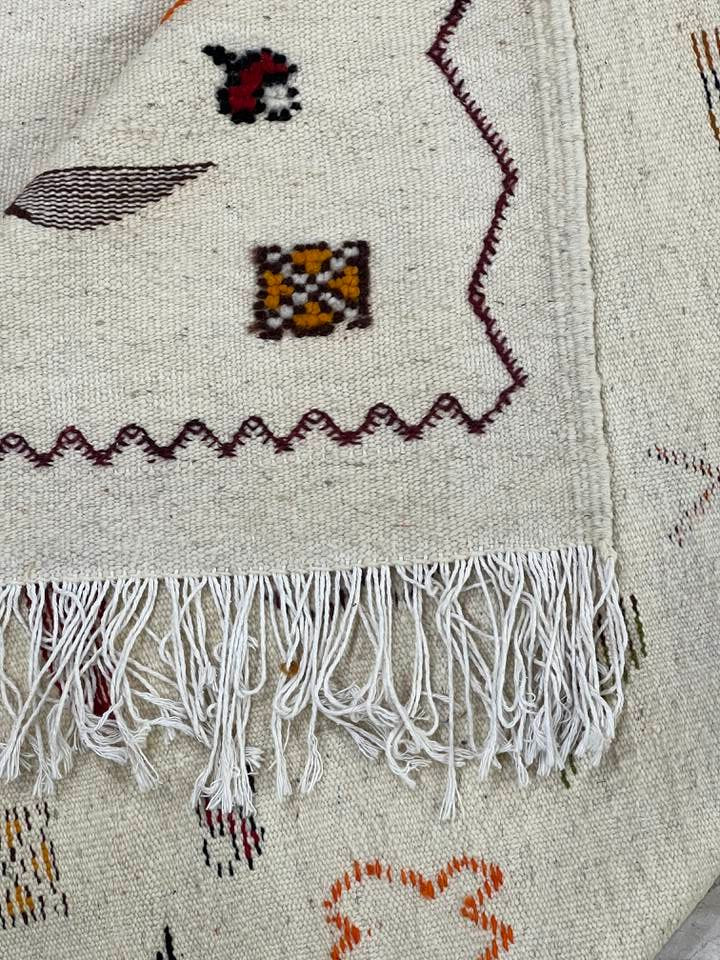 Vintage Moroccan area rug from Akhnif, Wool and Thread, 8.04ft x 4.89ft or 245cm x 149cm - Dar Bouchaib Marrakech