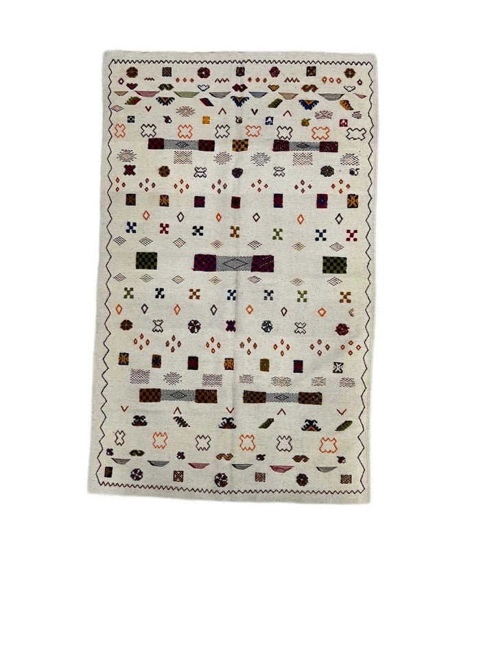 Vintage Moroccan area rug from Akhnif, Wool and Thread, 8.04ft x 4.89ft or 245cm x 149cm - Dar Bouchaib Marrakech