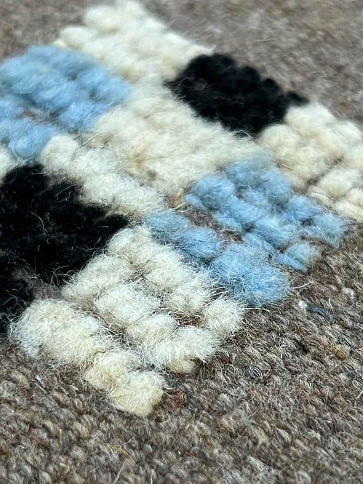 Vintage Moroccan area rug from Akhnif, Wool and Thread, 8.20ft x 5.05ft or 250cm x 154cm - Dar Bouchaib Marrakech