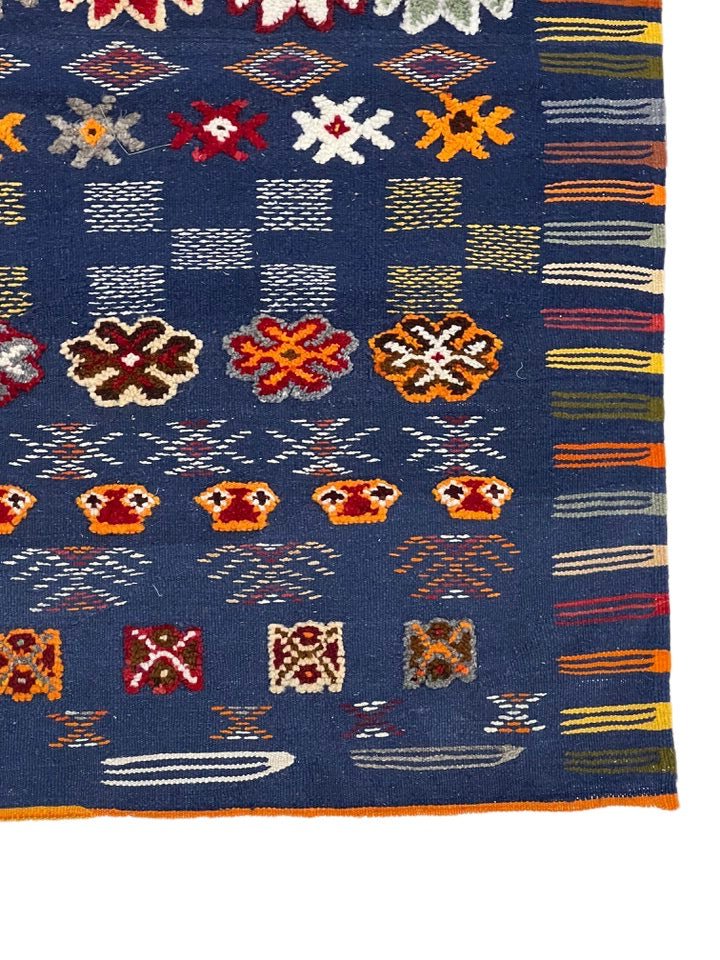 Vintage Moroccan area rug from Akhnif, Wool and Thread, 8.46ft x 4.89ft or 258cm x 149cm - Dar Bouchaib Marrakech