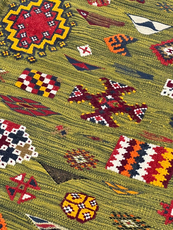 Vintage Moroccan area rug from Akhnif, Wool and Thread, 8.66ft x 5.21ft or 264cm x 159cm - Dar Bouchaib Marrakech
