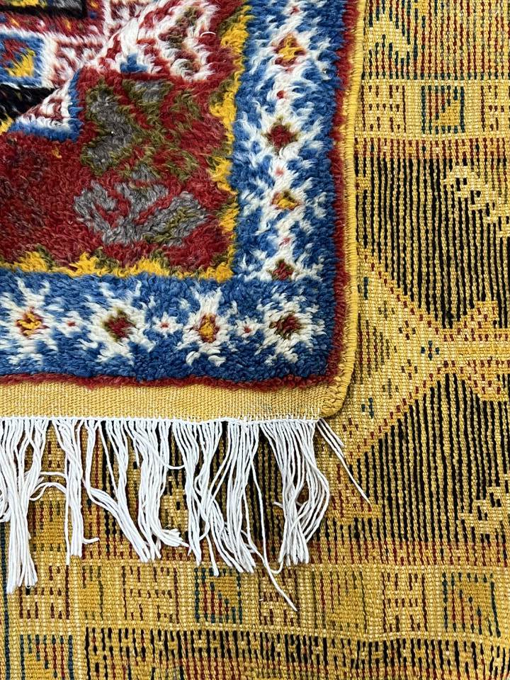 Vintage Moroccan custom rug from Ait Ougharda, Wool and Thread, 270cm x 154cm or 8.85ft x 5.05ft - Dar Bouchaib Marrakech