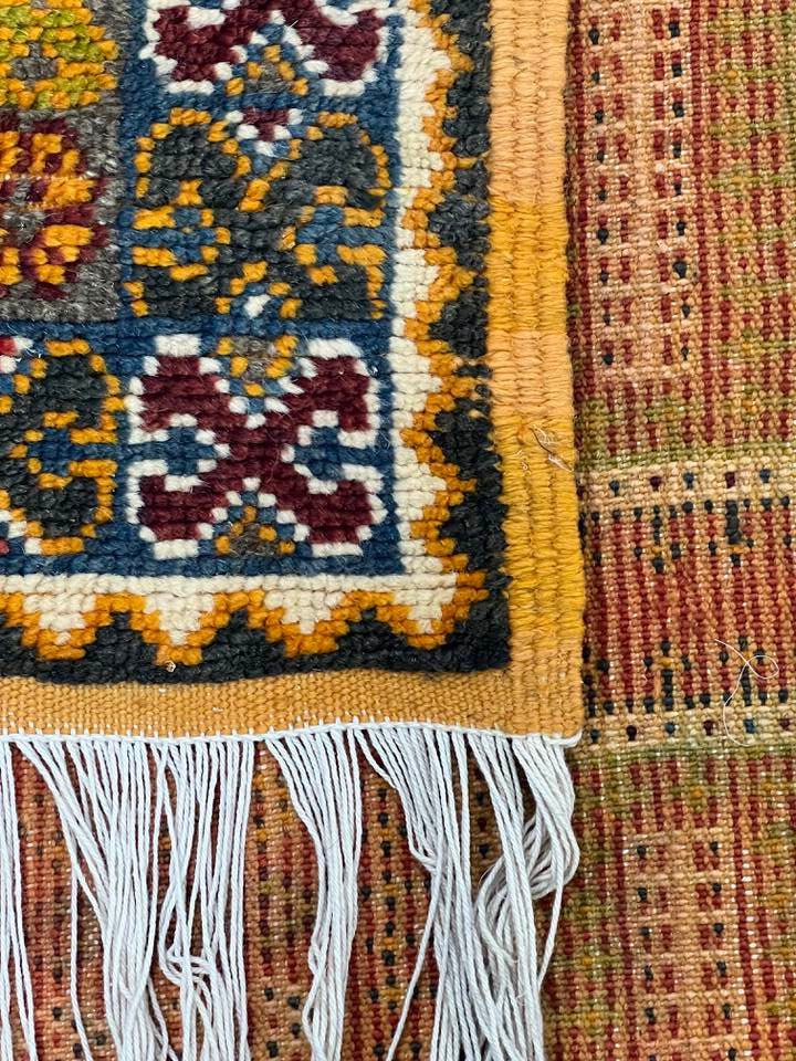 Vintage Moroccan custom rug from Ait Ougharda, Wool and Thread, 275cm x 143cm or 9.02ft x 4.69ft - Dar Bouchaib Marrakech