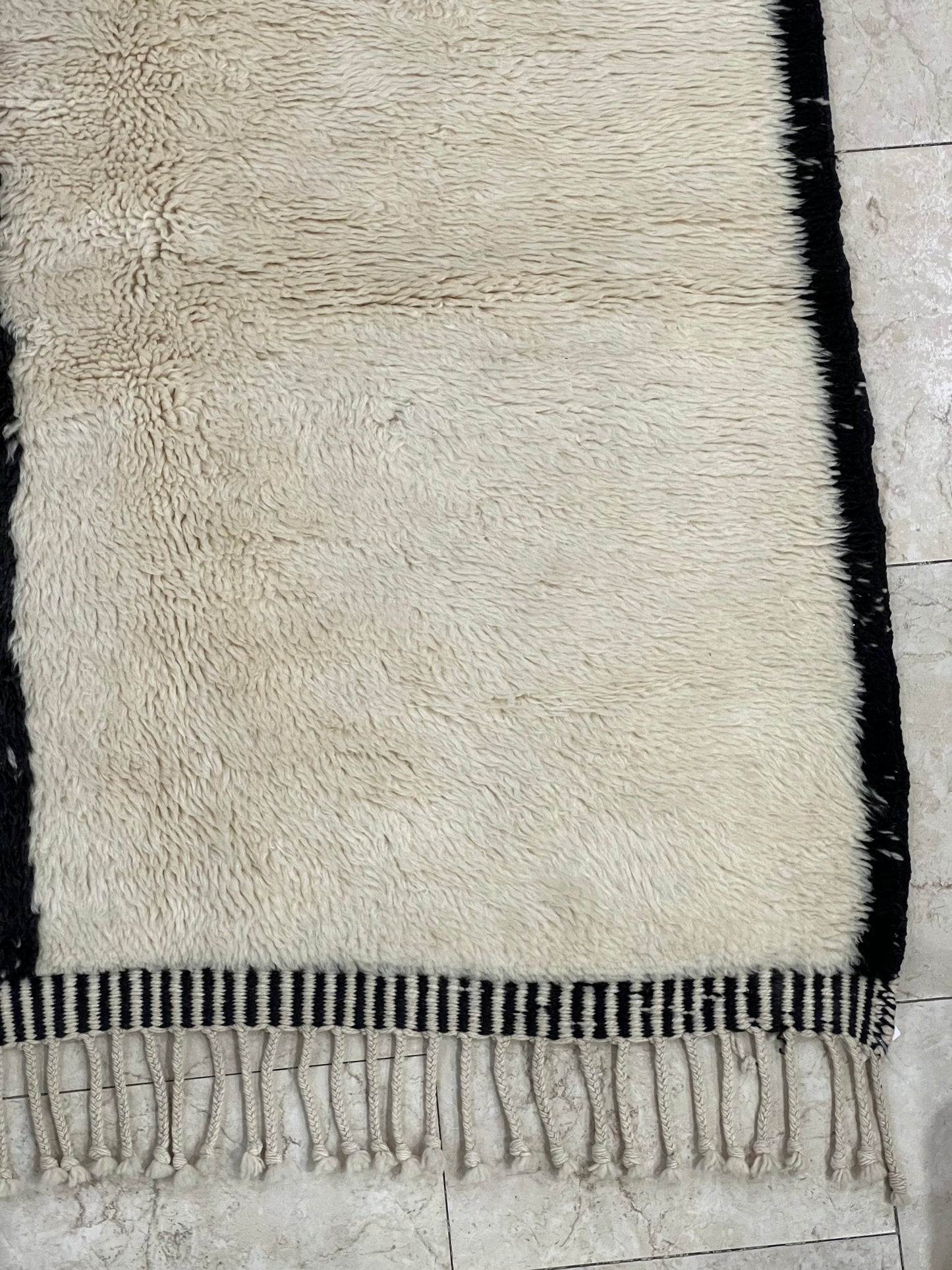 Contemporary Beni Mrirt Berber Rug 8'96" x 6'10" - 273 cm x 186 cm (Wool) - Dar Bouchaib Marrakech