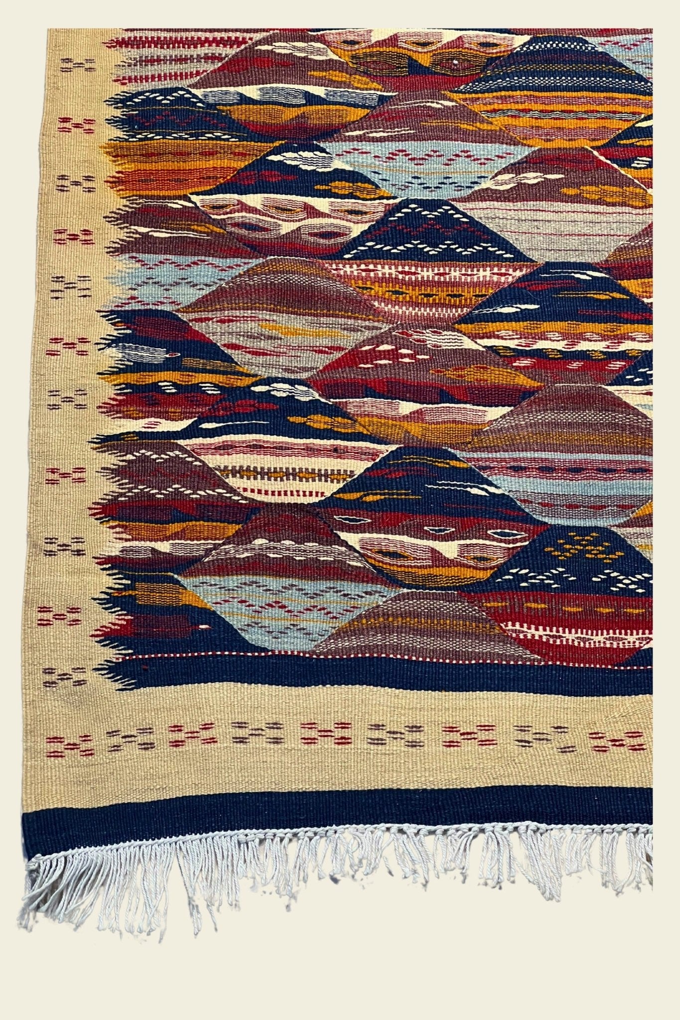 Moroccan area rug from Akhnif, Wool, 4'11" x 8'8" Or 149 cm x 263 cm - Dar Bouchaib Marrakech