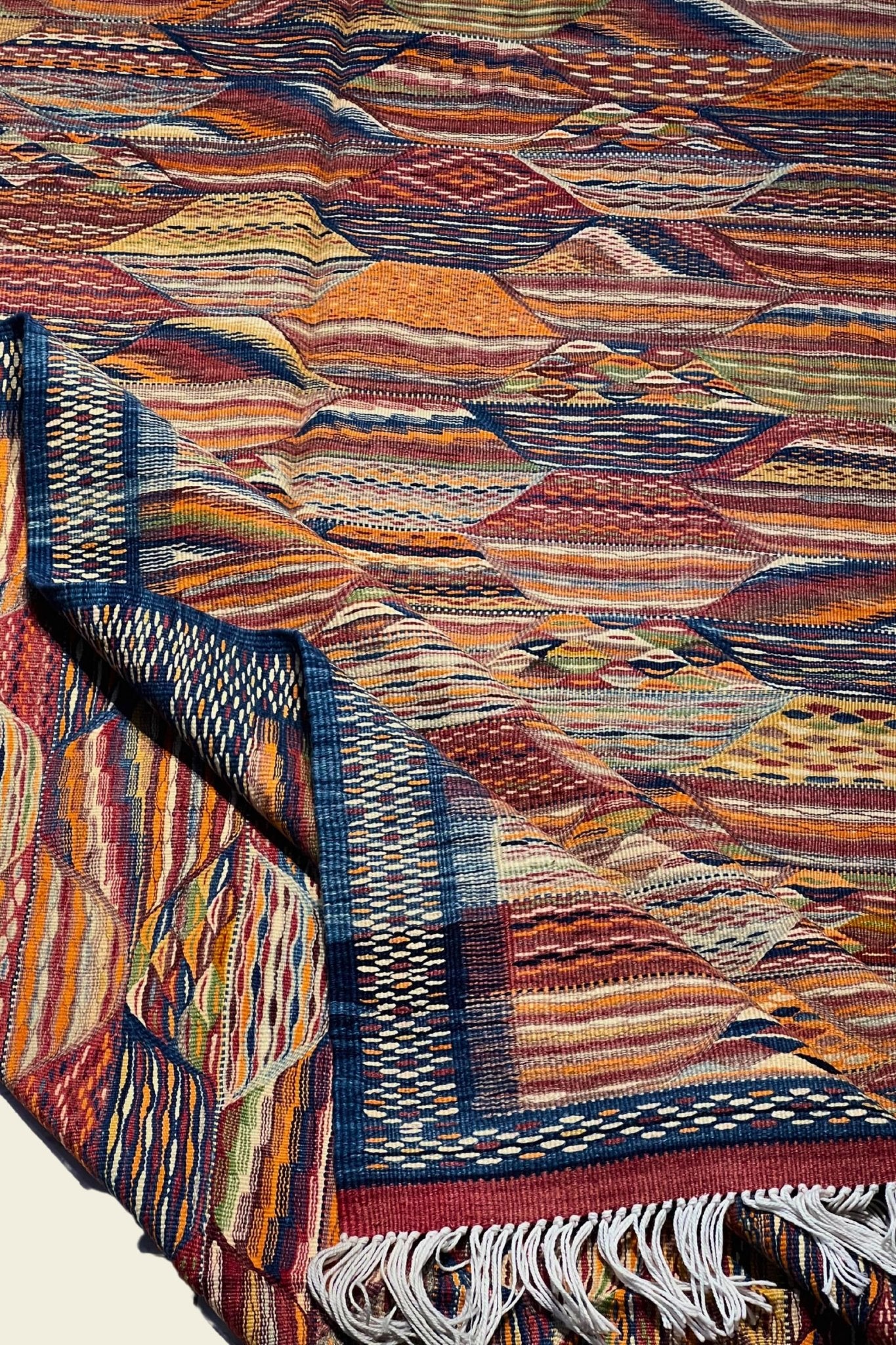 Moroccan area rug from Akhnif, Wool, 5'0" x 8'4" Or 152 cm x 254 cm - Dar Bouchaib Marrakech