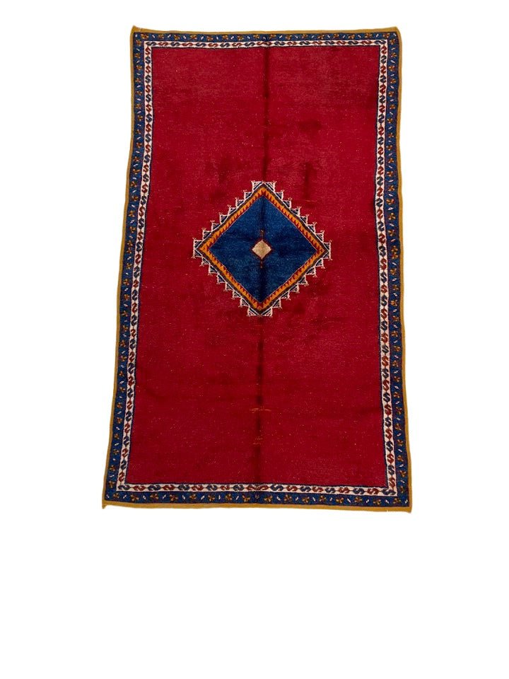 Moroccan area rug from Tazenakht, Wool and Thread, 9.02ft x 5.18ft or 275cm x 158cm - Dar Bouchaib Marrakech
