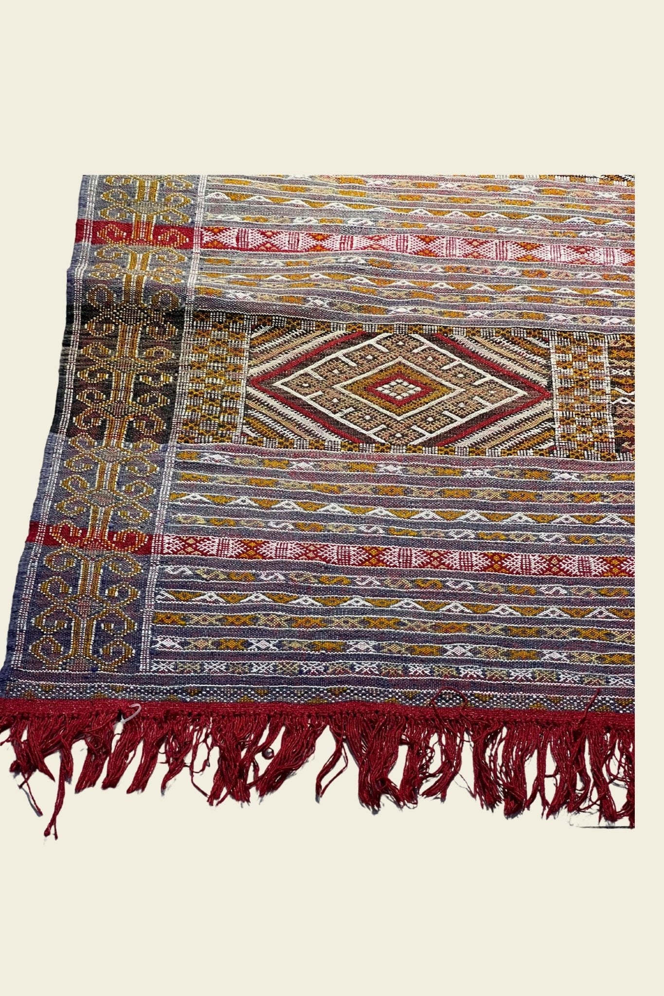 Moroccan area rug from Tifelt, Vegetable silk fabric, 5'7" x 6'7" or 170 cm x 200 cm - Dar Bouchaib Marrakech
