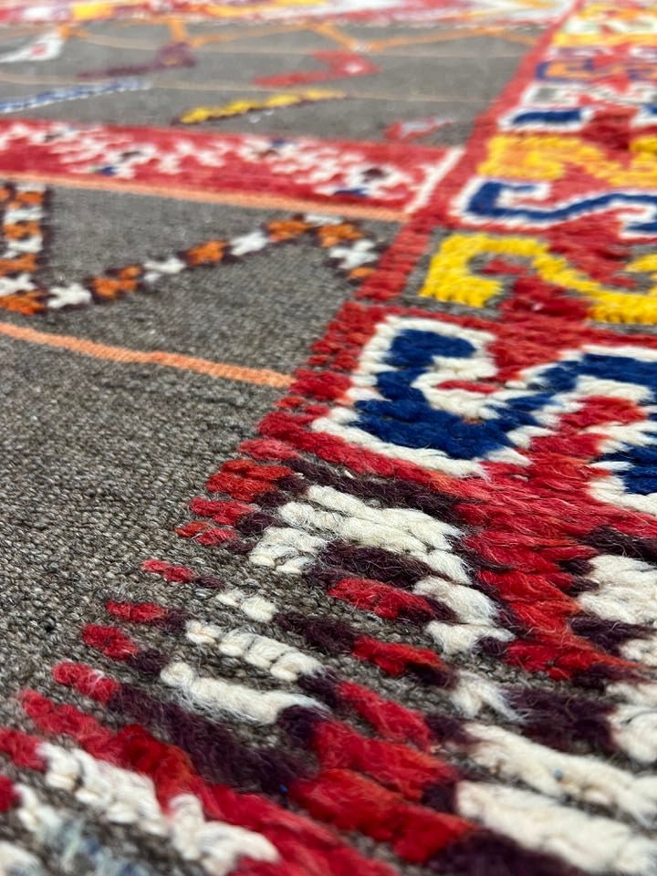Moroccan custom rug from Glawa, Wool and Thread, 230cm x 132cm or 7.55ft x 4.33ft - Dar Bouchaib Marrakech