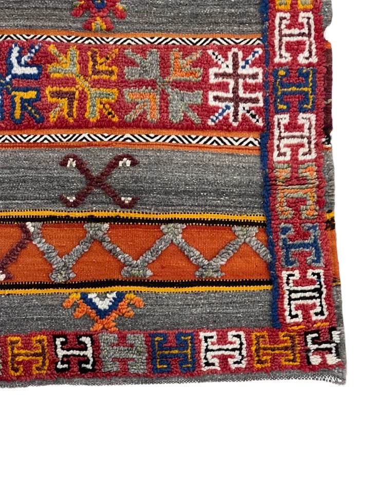 Moroccan custom rug from Glawa, Wool and Thread, 249cm x 153cm or 8.17ft x 5.02ft - Dar Bouchaib Marrakech