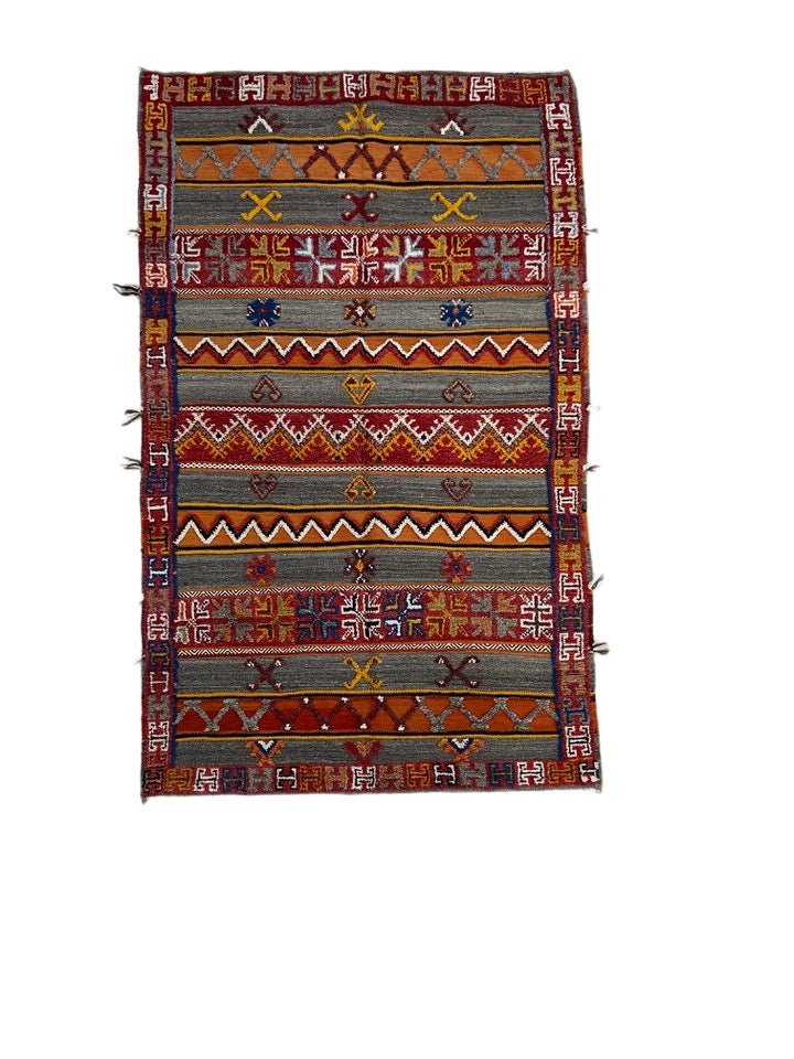 Moroccan custom rug from Glawa, Wool and Thread, 249cm x 153cm or 8.17ft x 5.02ft - Dar Bouchaib Marrakech