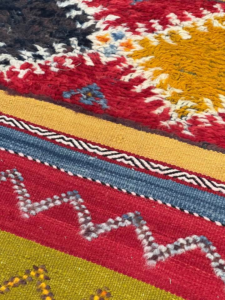 Moroccan custom rug from Glawa, Wool and Thread, 260cm x 156cm or 8.53ft x 5.12ft - Dar Bouchaib Marrakech