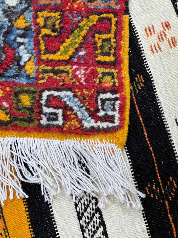 Moroccan custom rug from Glawa, Wool and Thread, 262cm x 156cm or 8.60ft x 5.12ft - Dar Bouchaib Marrakech