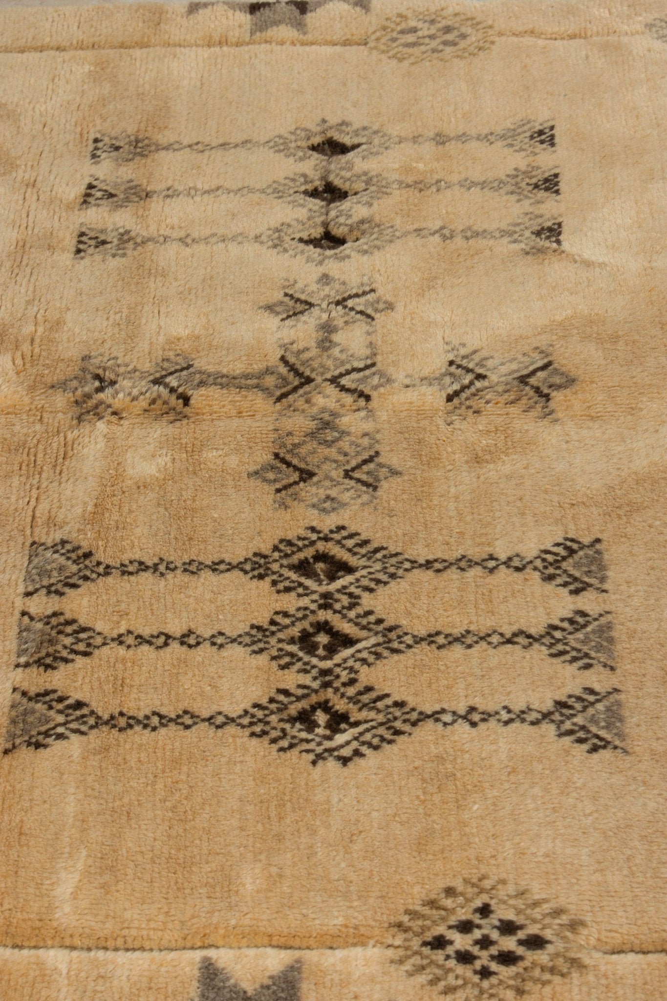Vintage Beni Mguild Berber Rug 6'46" x 9'48" - 197 cm x 289 cm (Wool) - Dar Bouchaib Marrakech