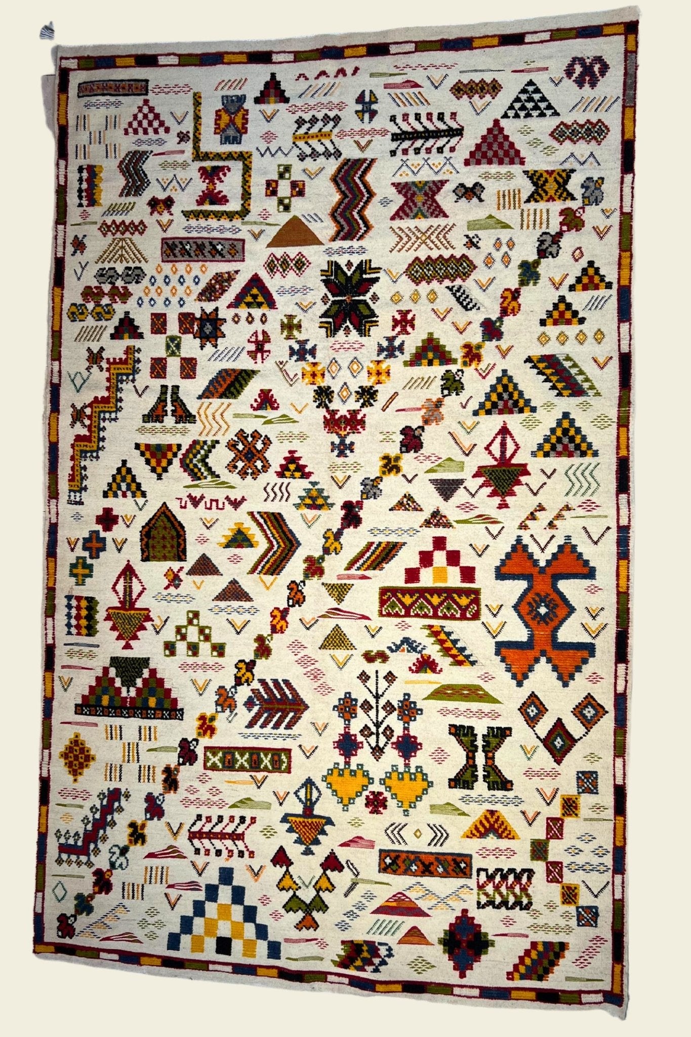 Vintage Moroccan area rug from Akhnif, Wool and Thread, 5'3" x 8'4" Or 159 cm X 254 cm - Dar Bouchaib Marrakech