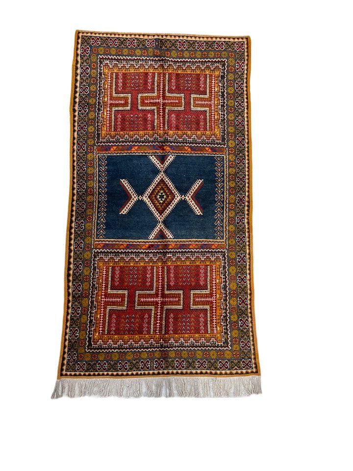 Vintage Moroccan custom rug from Ait Ougharda, Wool and Thread, 275cm x 143cm or 9.02ft x 4.69ft - Dar Bouchaib Marrakech
