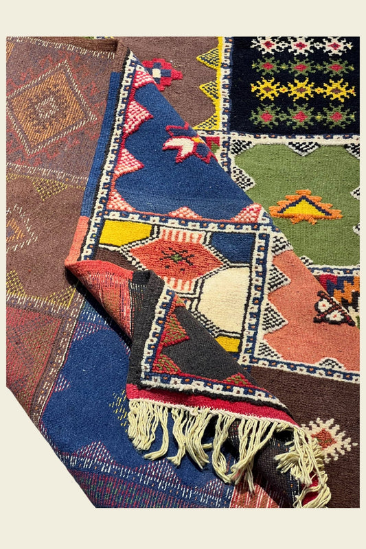 Vintage Moroccan custom rug from Ait Ougharda, Wool and Thread, 5'5" x 8'10" or 164 cm x 268 cm - Dar Bouchaib Marrakech